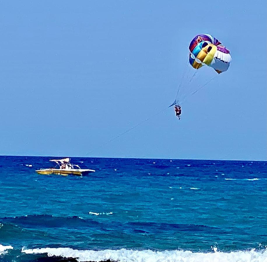 Mikes On The Beach Hersonissos  Exterior foto